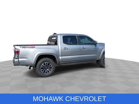 Used 2021 Toyota Tacoma TRD Sport w/ Technology Package AWD/4WD image 8