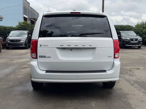Used 2020 Dodge Grand Caravan SXT FWD image 5