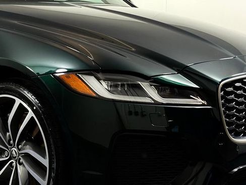 New 2024 Jaguar XF R-Dynamic SE AWD/4WD image 15