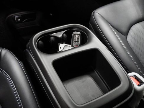 New 2026 Chrysler Pacifica Select image 27