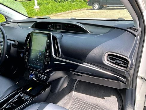 Certified 2021 Toyota Prius Prime XLE w/ Carpet Mat Package (TMS) FWD image 13