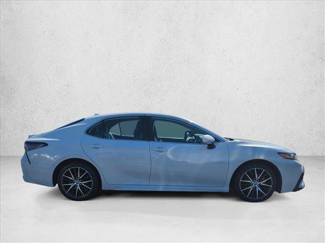 Used 2023 Toyota Camry SE FWD image 4