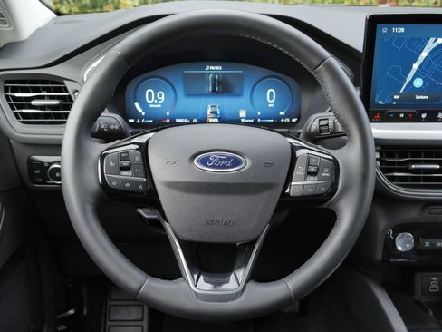 Certified 2024 Ford Escape Platinum image 6
