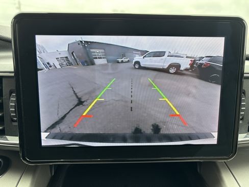 Used 2023 Ford Explorer XLT w/ Equipment Group 202A image 28