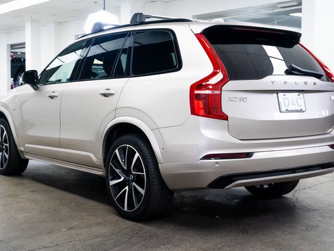 Used 2023 Volvo XC90 T8 Plus image 4