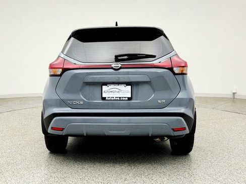 Used 2024 Nissan Kicks SR w/ SR Premium Package FWD image 6