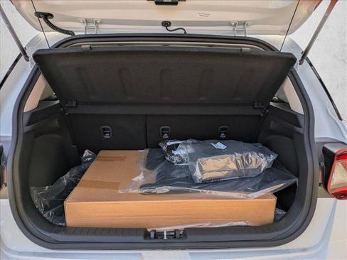 New 2026 Hyundai Venue SE image 19