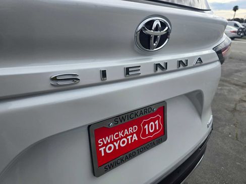 New 2026 Toyota Sienna Limited image 17