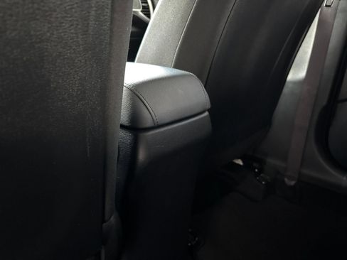 Used 2025 Kia Soul LX w/ LX Technology Package FWD image 23