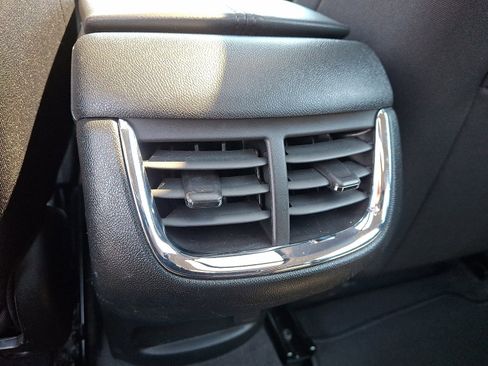 Used 2022 Chevrolet Malibu LT FWD image 11