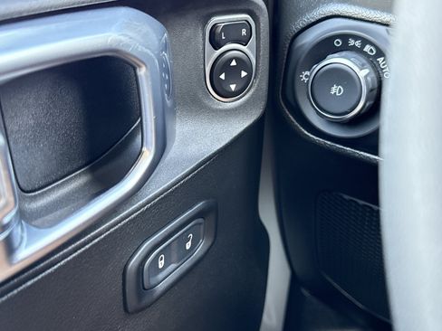 Used 2023 Jeep Wrangler Unlimited Sport AWD/4WD image 16