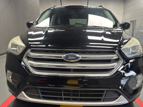 Used 2017 Ford Escape SE w/ Equipment Group 201A FWD image 8
