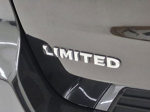 Used 2011 Jeep Grand Cherokee Limited RWD image 22
