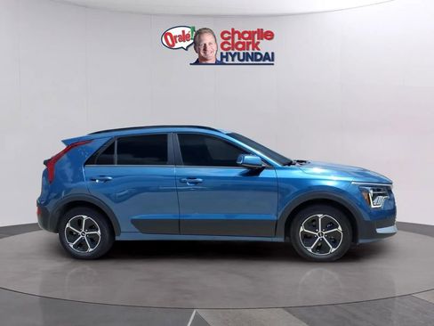 Used 2024 Kia Niro EX FWD image 6
