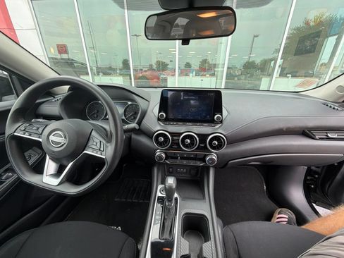 Used 2024 Nissan Sentra SV FWD image 8