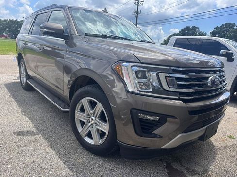 Used 2019 Ford Expedition XLT w/ Equipment Group 202A RWD image 1