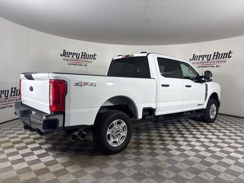 Used 2025 Ford F250 XLT AWD/4WD image 4