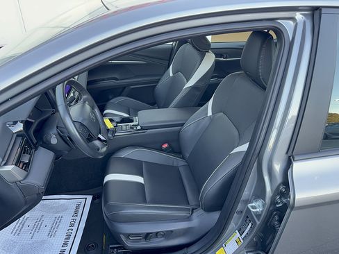 Used 2025 Toyota Camry SE w/ Convenience Package AWD/4WD image 10