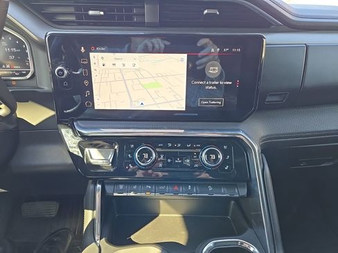 Used 2024 GMC Sierra 2500 Denali w/ Technology Package image 4