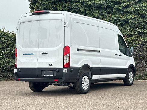 New 2025 Ford E-Transit 148 Medium Roof RWD image 3