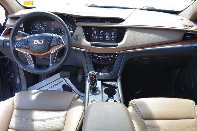 Used 2018 Cadillac XT5 Platinum w/ Driver Assist Package AWD/4WD image 19