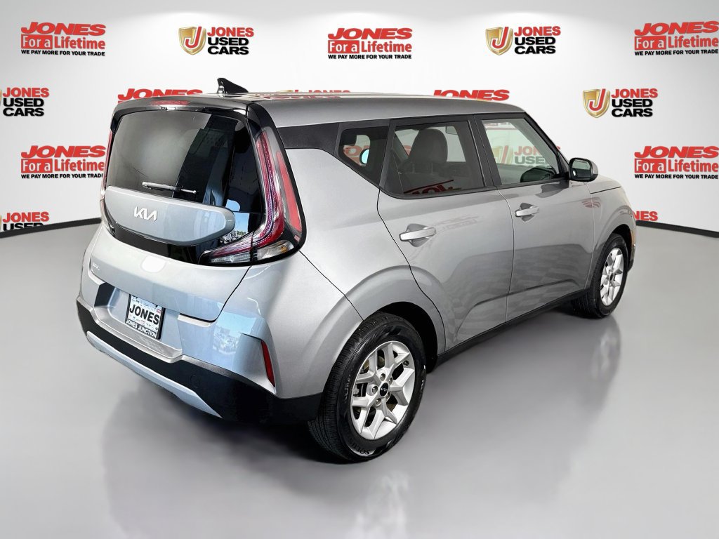 Used 2023 Kia Soul LX w/ LX Technology Package FWD image 15