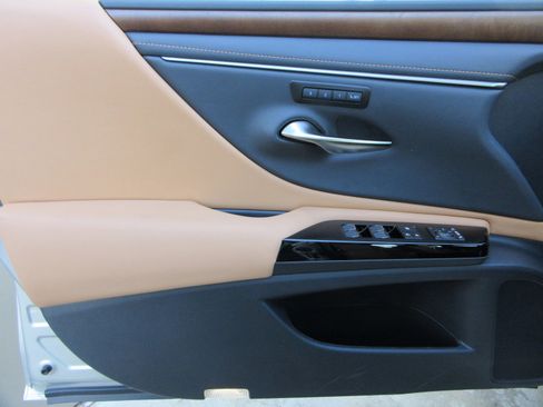 New 2025 Lexus ES 350 350 image 25