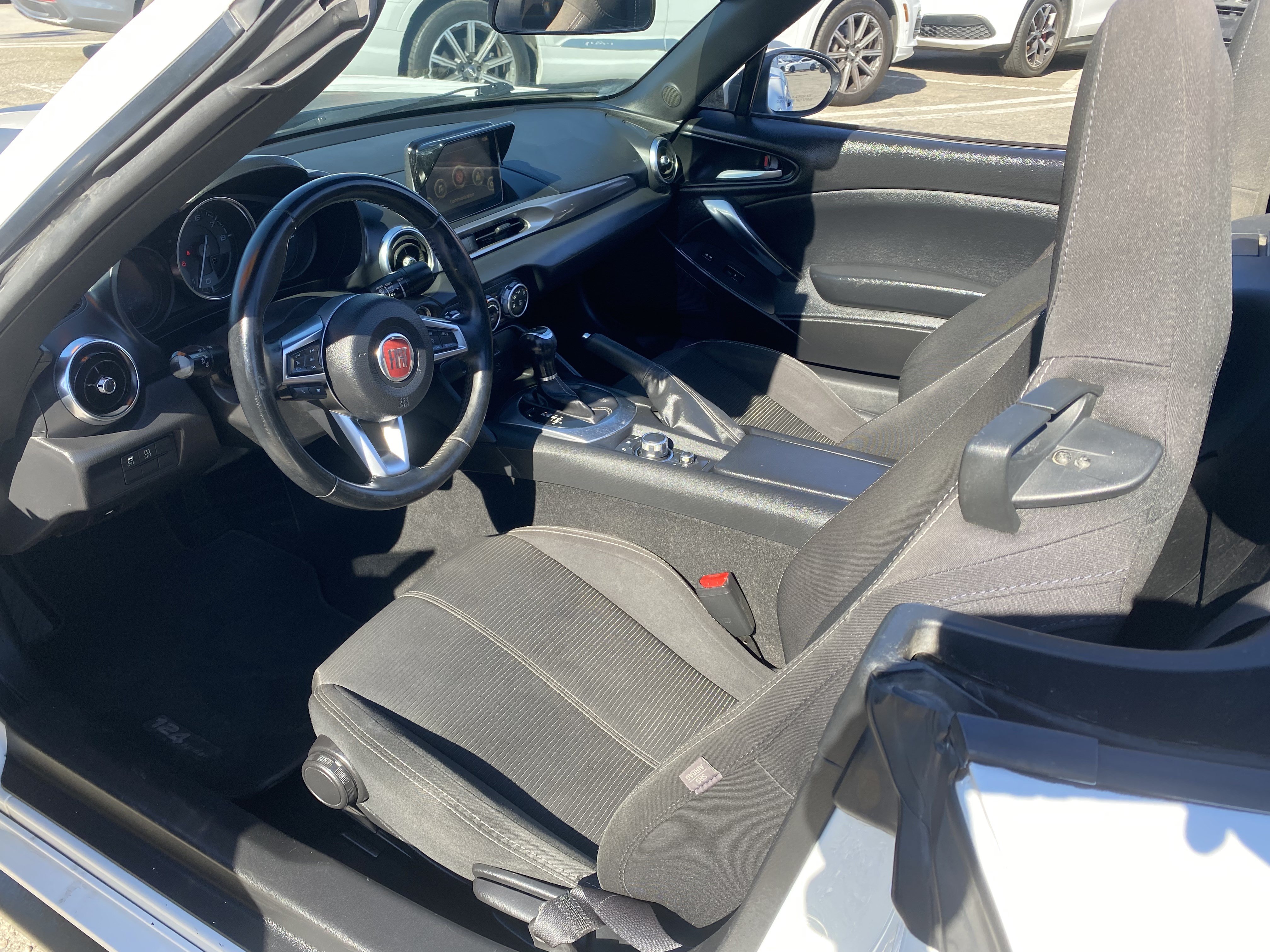 Used 2017 FIAT 124 Spider Classica RWD image 19