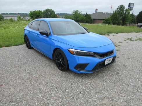 Used 2024 Honda Civic Sport image 2