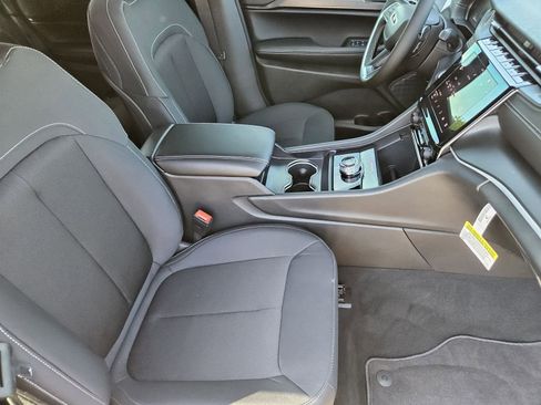 New 2025 Jeep Grand Cherokee Laredo X RWD image 14