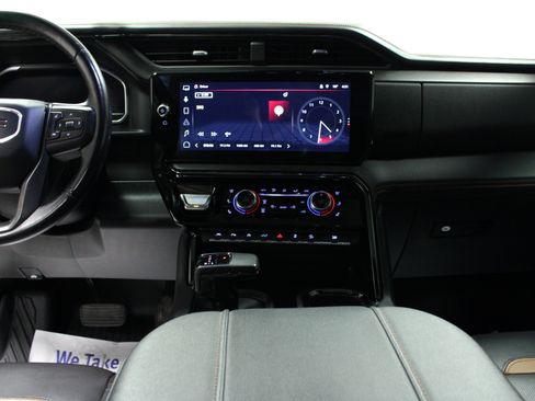 Used 2023 GMC Sierra 1500 AT4 w/ AT4 Premium Package AWD/4WD image 18