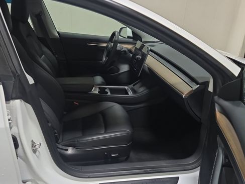 Used 2023 Tesla Model 3 Standard Range image 3