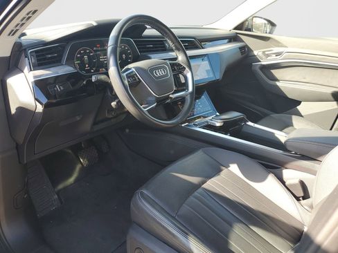 Used 2024 Audi Q8 e-tron Premium Plus image 18