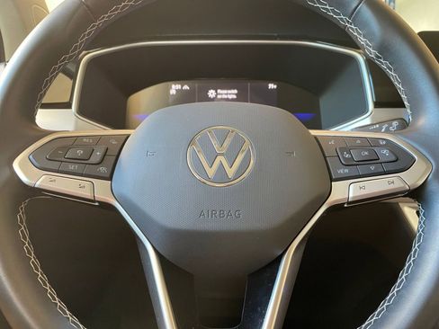 Used 2025 Volkswagen Taos SE image 37