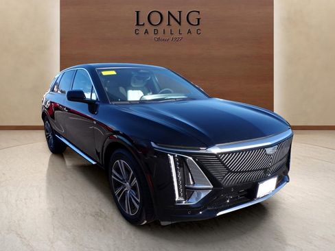 New 2025 Cadillac Lyriq Luxury image 3