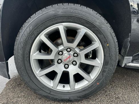Used 2019 GMC Yukon XL Denali AWD/4WD image 16