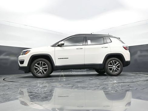 Used 2018 Jeep Compass Latitude w/ Cold Weather Group AWD/4WD image 52