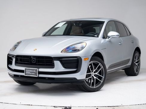 Certified 2026 Porsche Macan AWD/4WD image 1