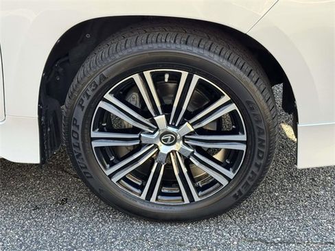 Used 2020 Lexus LX 570 4WD w/ 3rd Row & Luxury Pkg image 7