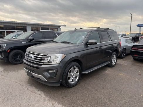 Used 2019 Ford Expedition XLT w/ Equipment Group 202A image 2