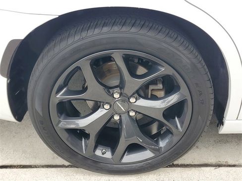 Used 2022 Chrysler 300 Touring L image 7