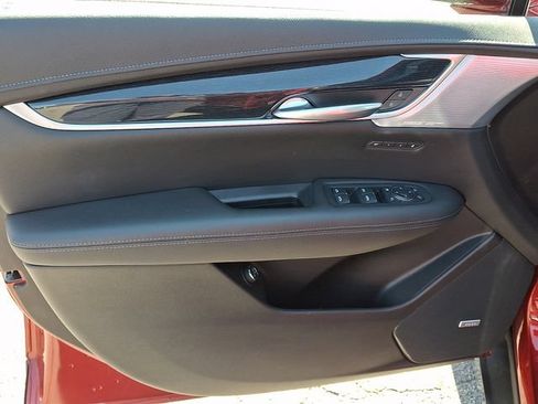 Certified 2024 Cadillac XT5 Premium Luxury FWD image 9