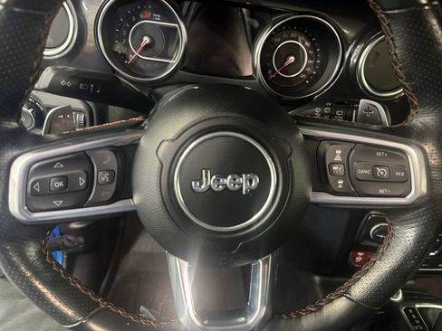 Used 2022 Jeep Wrangler Unlimited Rubicon w/ Dual Top Group AWD/4WD image 23