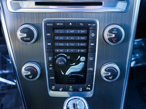 Used 2016 Volvo XC60 T6 Platinum w/ Climate Package image 20