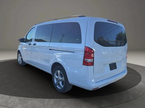 Used 2017 Mercedes-Benz Metris Passenger w/ Appearance Package image 7