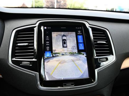 Certified 2024 Volvo XC90 B6 Plus AWD/4WD image 13