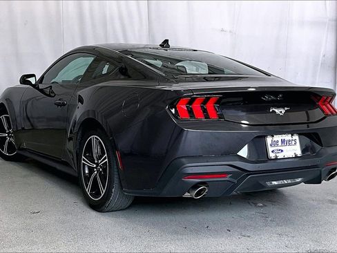 Used 2024 Ford Mustang Coupe image 5