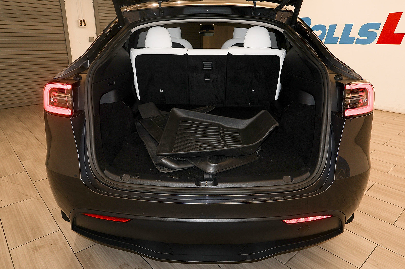 Used 2023 Tesla Model Y AWD image 26