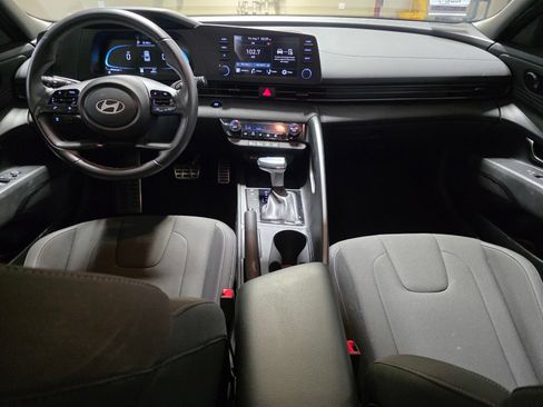 Certified 2025 Hyundai Elantra Sport FWD image 14