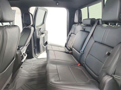 Used 2022 Chevrolet Silverado 1500 High Country AWD/4WD image 37